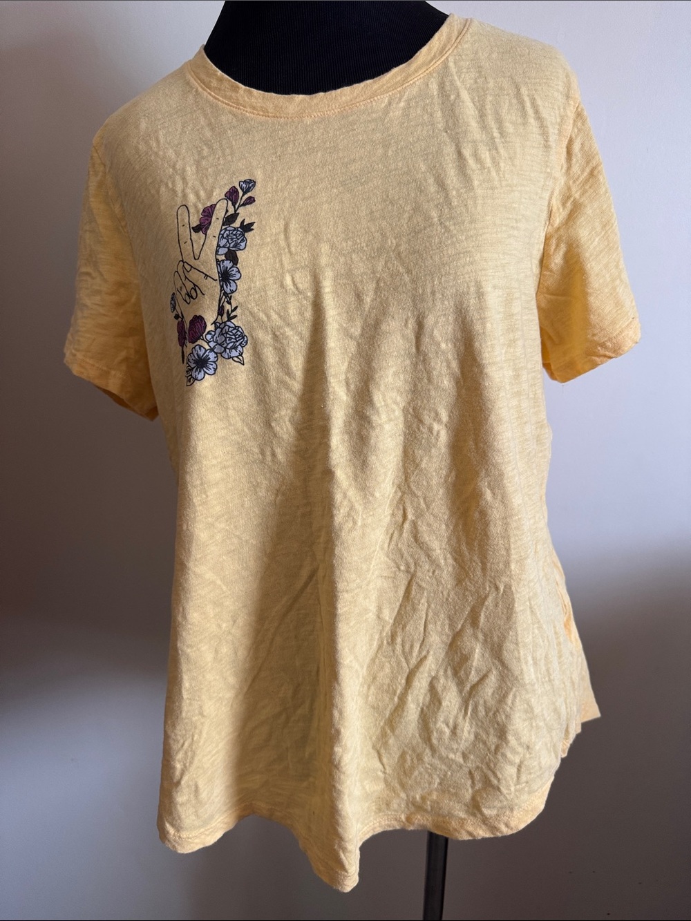 Old Navy 100% Cotton Peace Sign Hands and Floral Graphic Crewneck Tee
